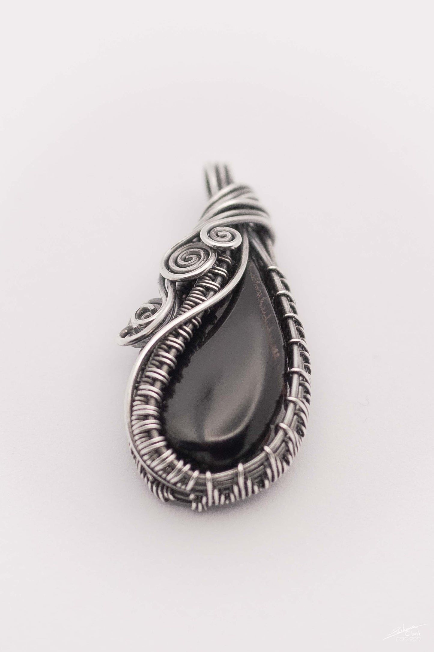 Pendant Droplet Hoof